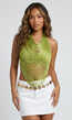Groene Fringe Halter Top met Open Rug