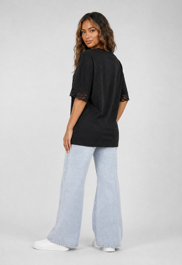 Zwart Oversized T-Shirt met Kantmouwen en Borduring