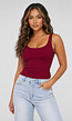 Bordeaux Rood Rib Hemdje met Stretch en Brede Bandjes