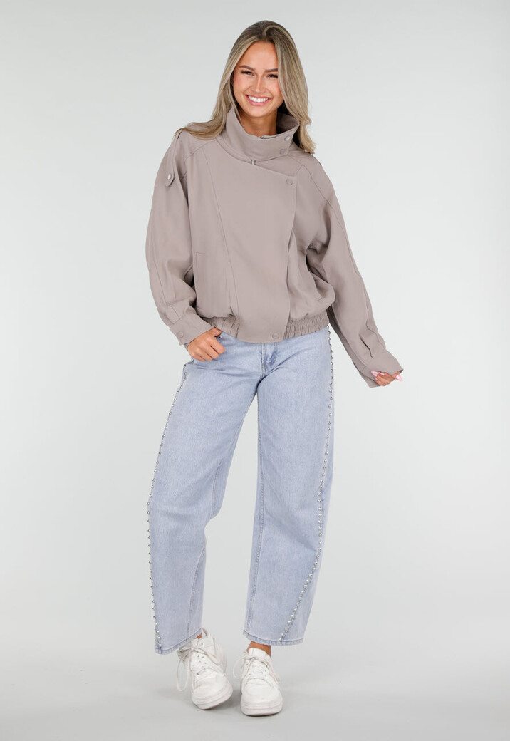 Taupe Bikerjack met Opstaande Kraag en Ritssluiting
