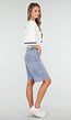 Lichtblauwe Denim Bermuda Short met Ruwe Zoom