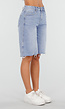Lichtblauwe Denim Bermuda Short met Ruwe Zoom