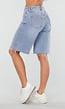 Lichtblauwe Denim Bermuda Short met Ruwe Zoom