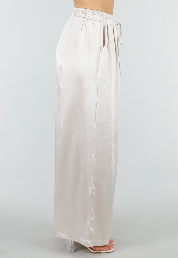 Champagne Wide Leg Broek met Satijnlook en Elastische Taille