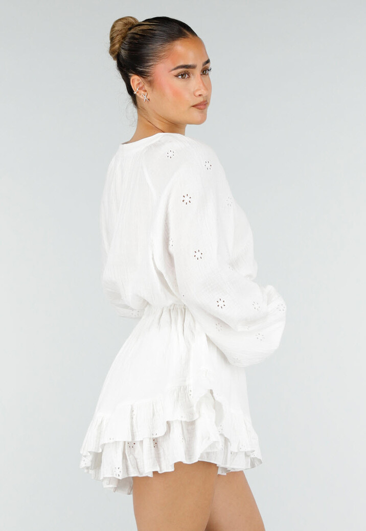 Witte Mousseline Playsuit met Broderie Details en Volants