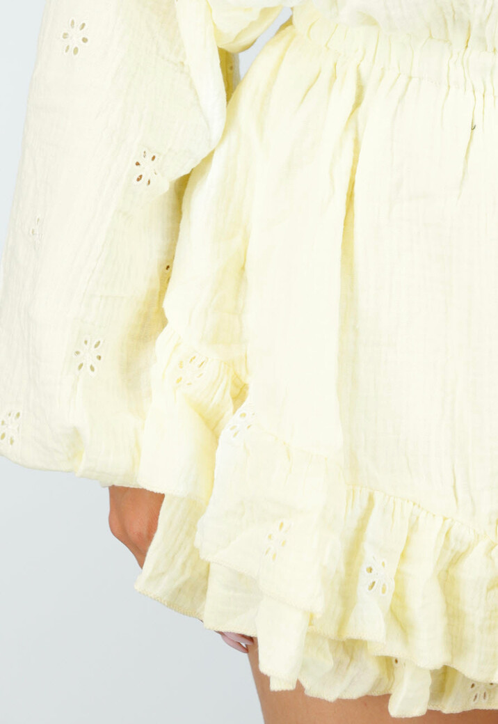 Gele Mousseline Playsuit met Broderie Details en Volants