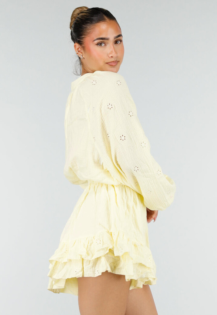 Gele Mousseline Playsuit met Broderie Details en Volants