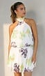 Witte Halter Mini Jurk met Bloemenprint en Open Rug