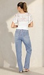 Witte Top met Kantdetails en Uitsparing