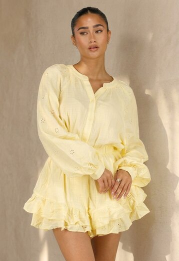 Gele Mousseline Playsuit met Broderie Details