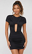 Zwarte Mini Jurk met Cut-Out, Plooien en Korte Mouwen