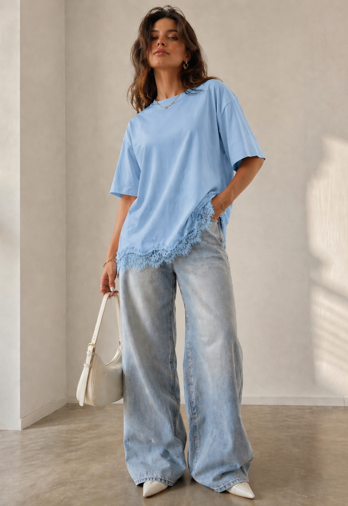 Lichtblauw Oversized T-Shirt met Kantzoom