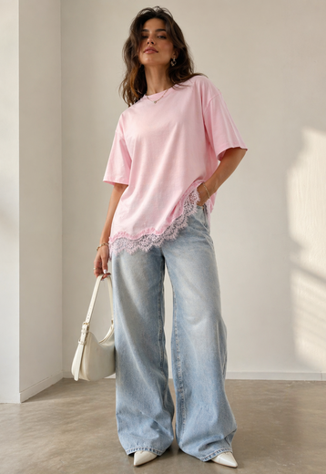 Roze T-Shirt met Kantzoom