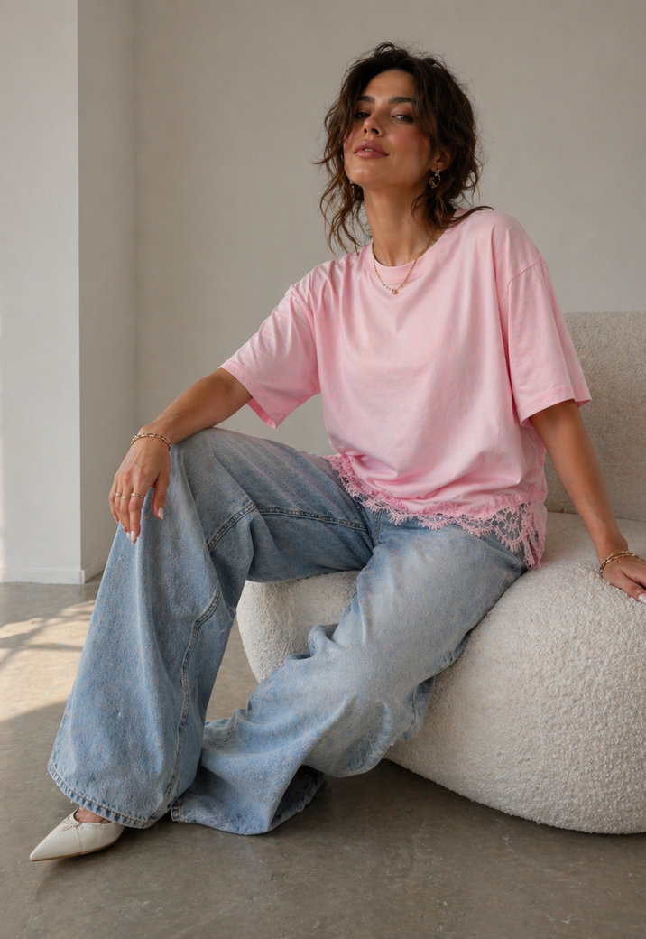 Roze Oversized T-Shirt met Kantzoom