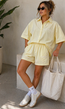 Lichtgele Blouse Set met Korte Mouwen en Shorts