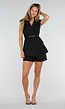 Zwarte Mouwloze Blazer en Tailored Short Set met Riem