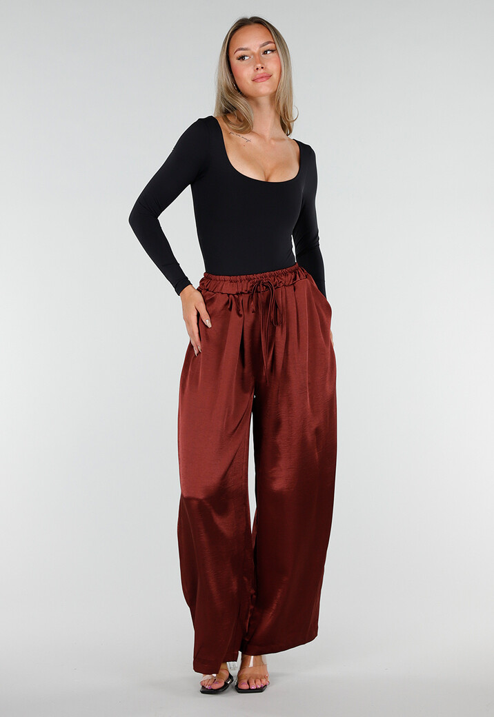 Satijnen Bordeaux Rode Wide Leg Broek met Elastische Taille