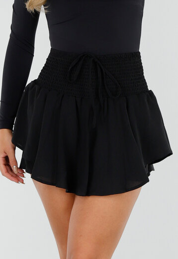 NEW010726 Zwarte Skort met Ruches