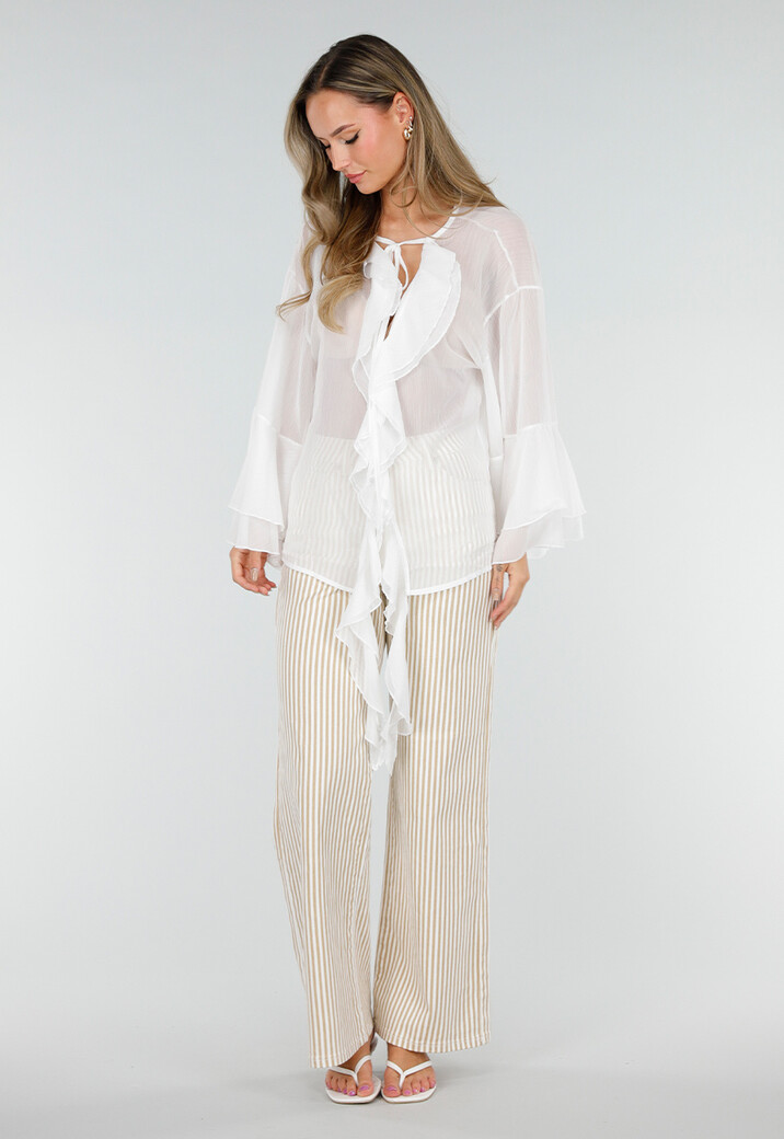 Witte Chiffon Blouse met Ruches en Knoopsluiting