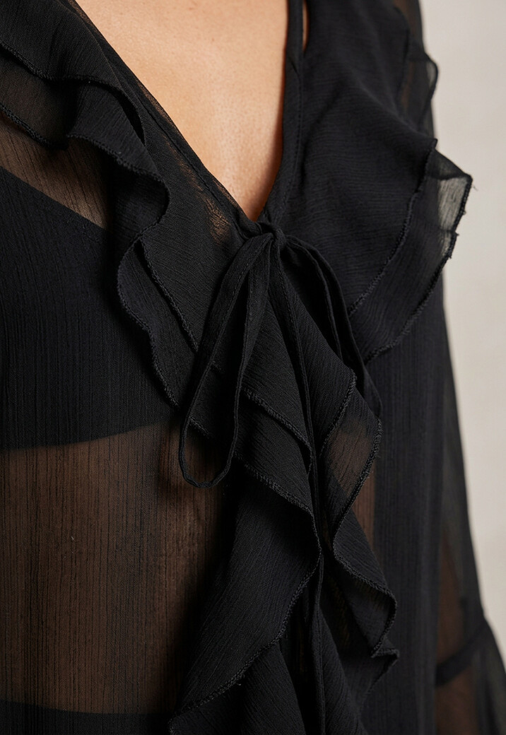 Zwarte Chiffon Blouse met Ruches en Knoopsluiting