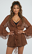 Bruine Chiffon Blouse met Ruches en Knoopsluiting