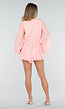Zalmroze Plissé Playsuit met Overslag en Wijde Mouwen