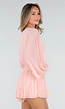 Zalmroze Plissé Playsuit met Overslag en Wijde Mouwen