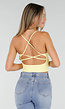 Gele Crop Top met Pads en Gekruiste Bandjes