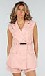 Roze Mouwloze Blazer Set met Ceintuur en Shorts