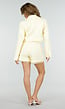 Gele Cropped Blazer met Kant en Lange Mouwen