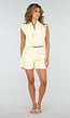 Gele High Waist Short met Overslag en Sierknopen