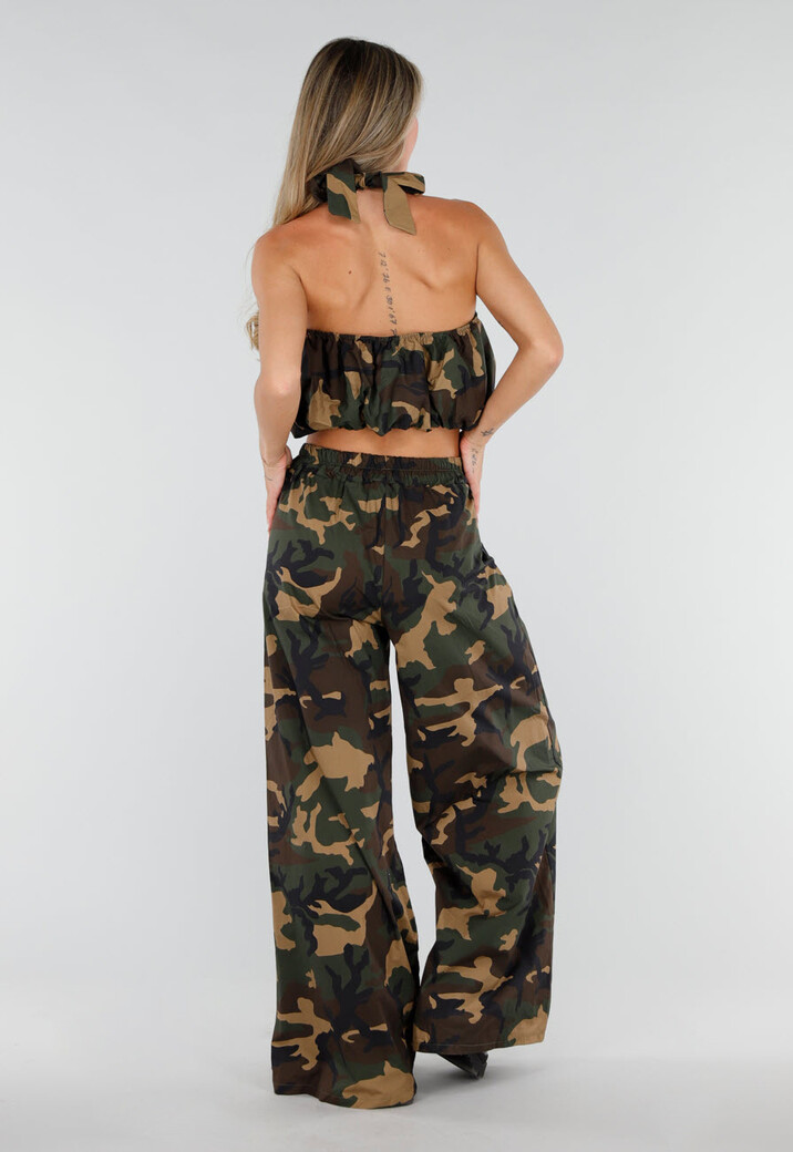 Camouflage Halter Top met Ringdetail en Open Rug