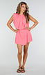 Roze Mouwloze Playsuit met Overslagrok en Schoudervulling
