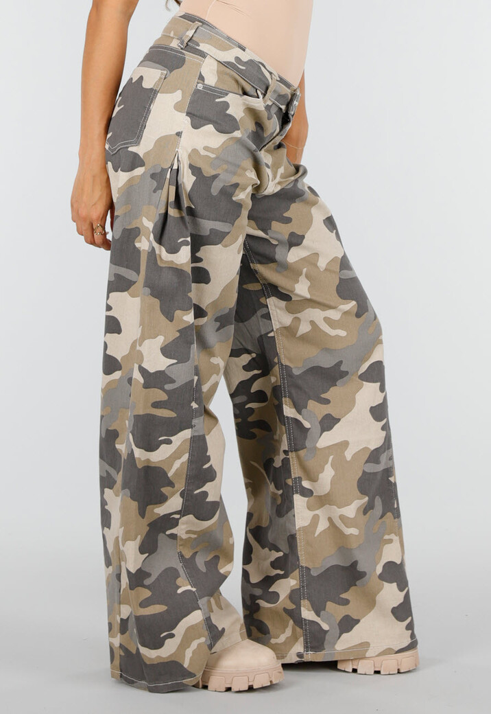 Beige Camouflage Wide Leg Broek met Lage Taille