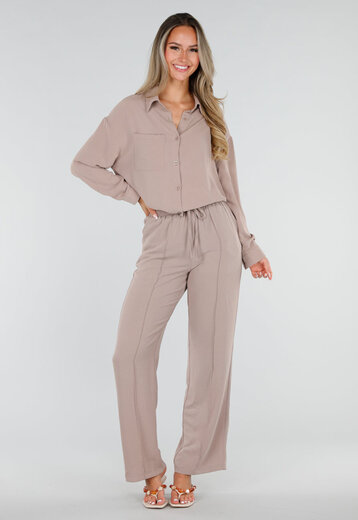 NEW220726 Beige Blouse met Kraag en Knoopsluiting