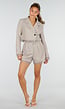 Grijze Blazer en Short Set met Kanten Afwerking