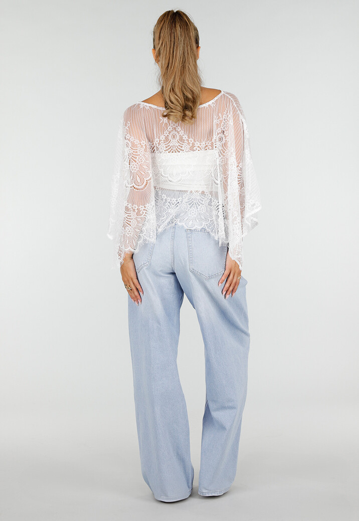 Witte Kanten Crop Top met Wijde Mouwen en Bloemenpatroon