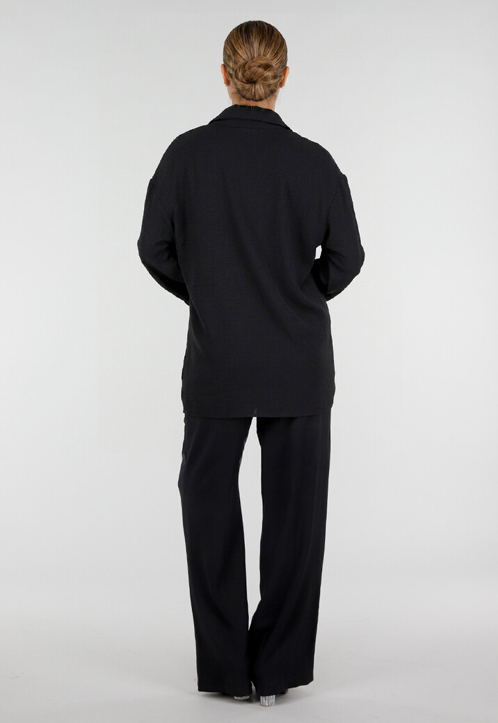 Zwarte Blouse met Kraag, Knoopsluiting en Lange Mouwen