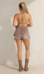 Taupe Fringe Halter Top met Lange Franjes en Open Rug