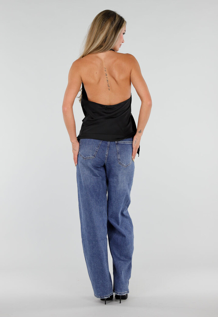 Zwarte Satijnen Halter Top met Overslag en Asymmetrische Zoom