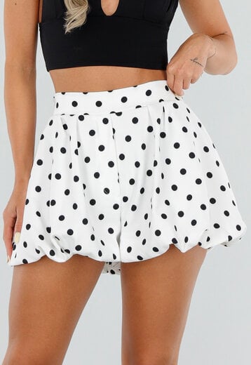 NEW120826 Witte Ballon Short met Zwarte Stippen
