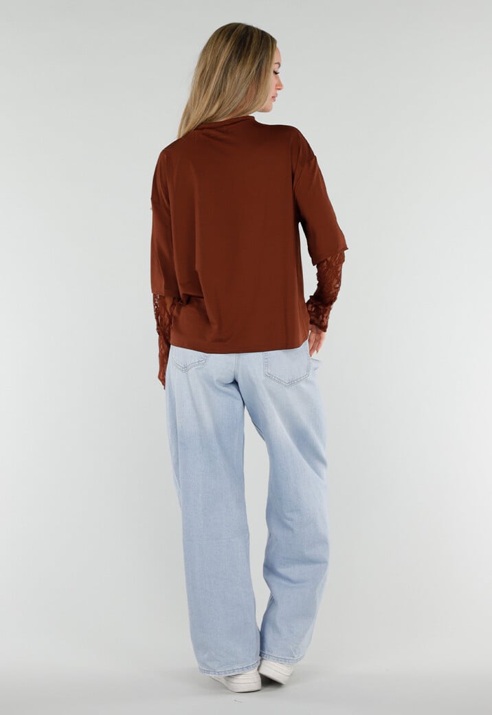 Bruine Top met Kanten Lange Mouwen en Ronde Hals