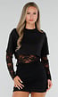 Zwarte Crop Top met Lange Kanten Mouwen en Kanten Taille