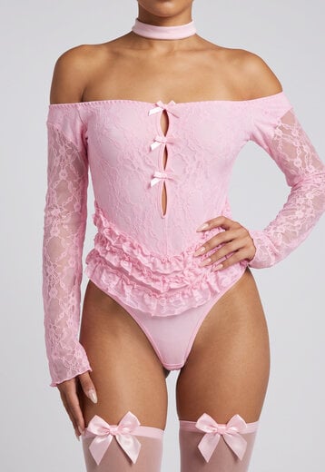 NEW260826 Roze Kanten Lingerieset met Strikjes