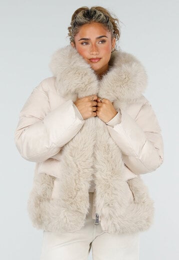 NEW230926 Beige Puffer Winterjas met Bontkraag