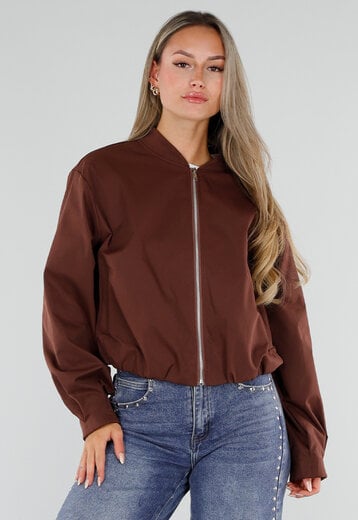 NEW230926 Bruin Kort Jasje met Ritssluiting