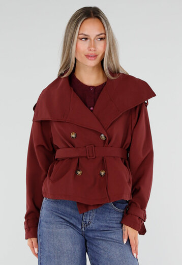 NEW230926 Bordeaux Korte Trenchcoat met Tailleband