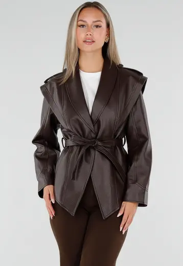 NEW230926 Bruine Lederlook Jas met Ceintuur