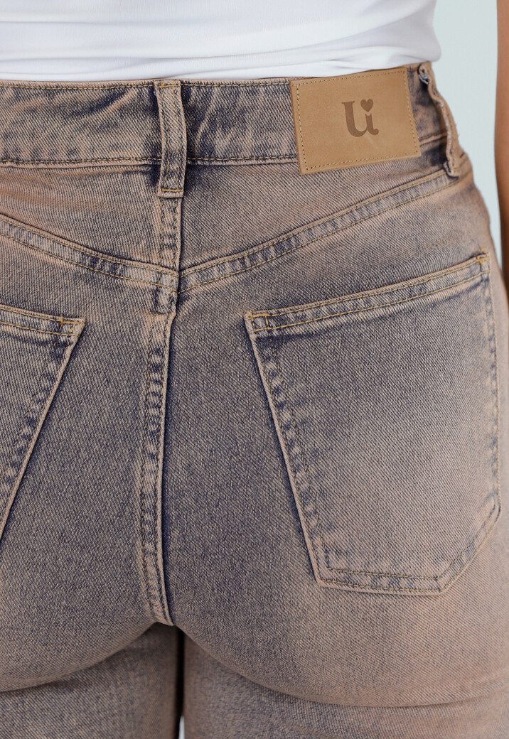 Dirty Beige High Waist Tall Jeans met Stretch en Lange Pijpen