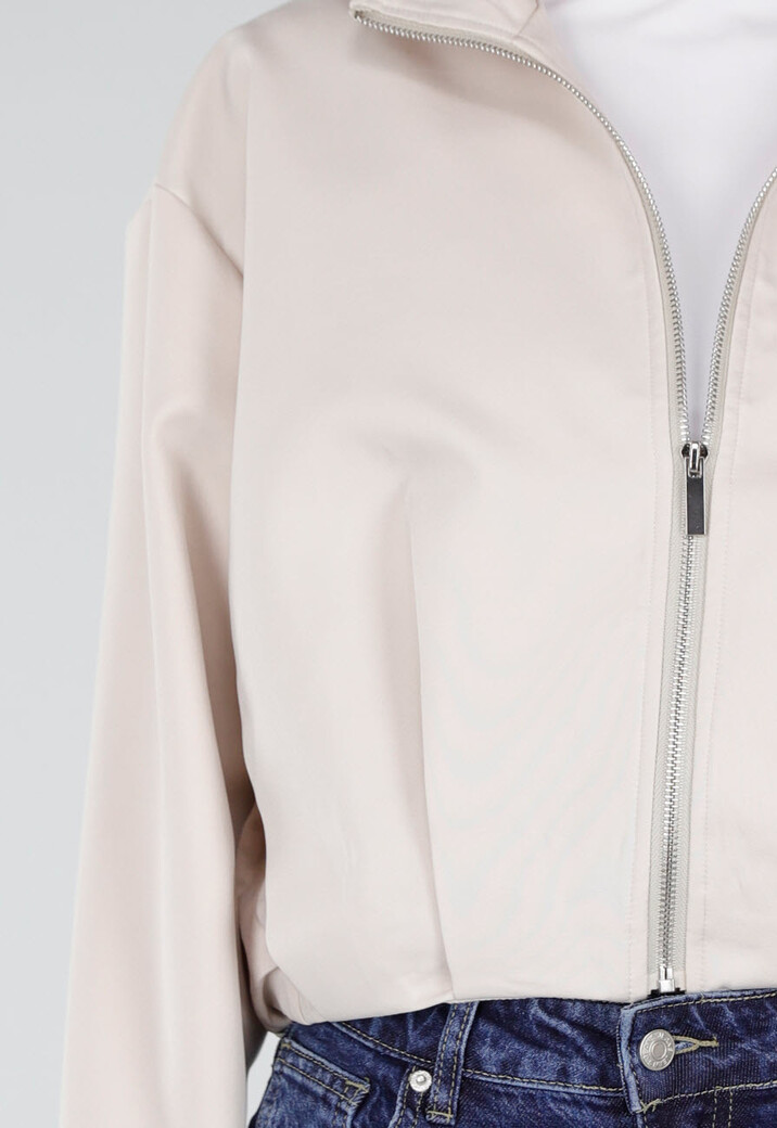 Beige Kort Tussenjasje met Hoge Kraag en Ritssluiting